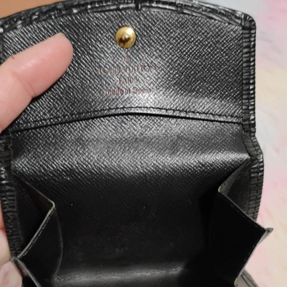 SALE! Authentic Louis Vuitton Black Epi Coin & Card Purse Vintage Wallet Unisex - Picture 8 of 13